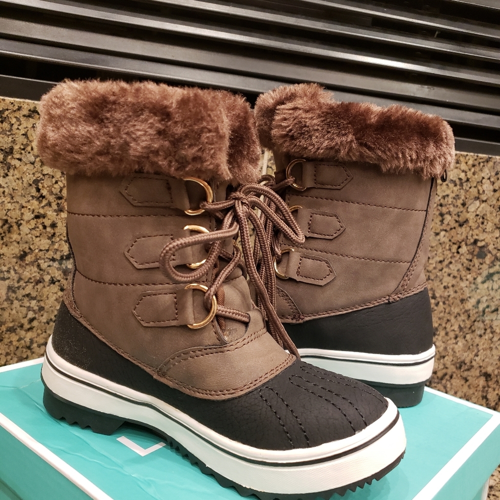 Kimora Faux Fur Lined Snow Boot - Picture 8 of 9